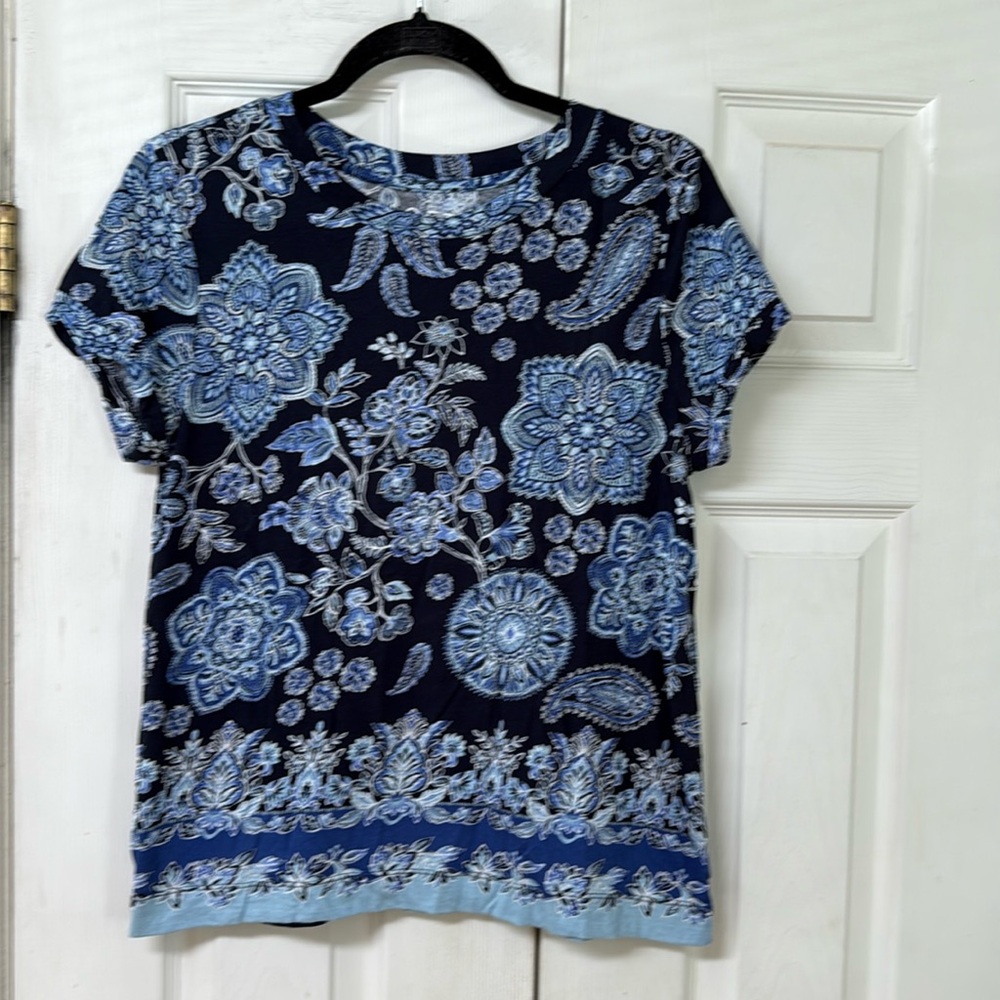 LOFT - Short Sleeve Blue Floral Top/ T shirt